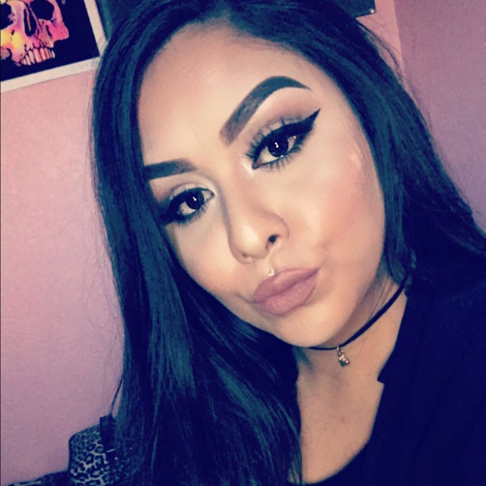 Meet your Posher, Ramona